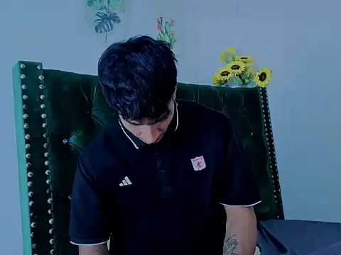 Snapshot of Zayn_Moretti chatting on 06.25.26 Zayn Moretti online show from 06.25.26