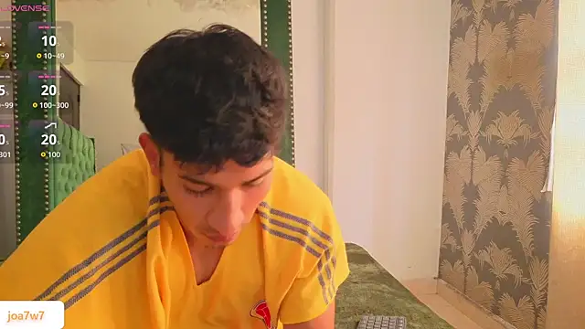 Snapshot of Zayn_Moretti chatting on 06.28.26 Zayn Moretti online show from 06.28.26