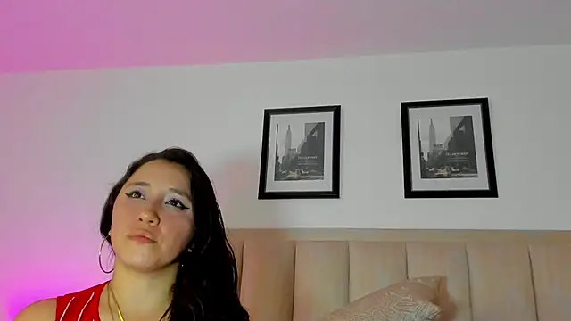 Snapshot of CatalinaSaanz chatting on 06.11.26 CatalinaSaanz online show from 06.11.26