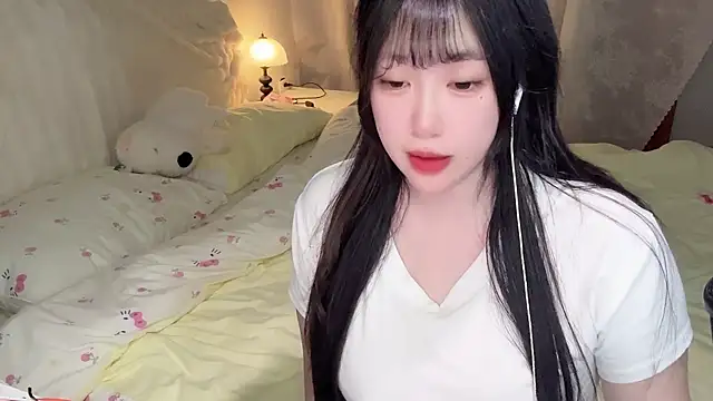 Snapshot of SweetButWildbaby chatting on 05.11.26 SweetButWildbaby online show from 05.11.26