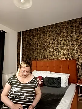 I amVeronicle online show from 04.27.26