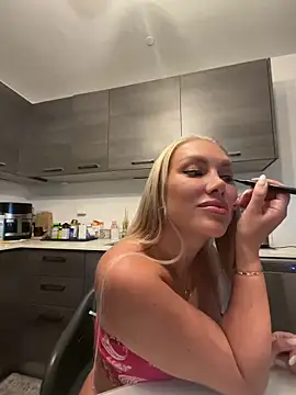 Karen Luxe online show from 06.16.26