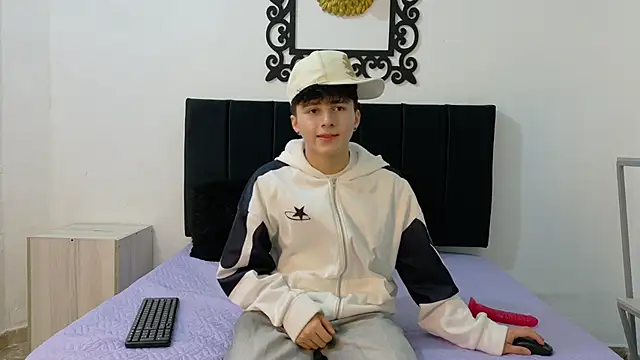 Snapshot of LunayDream chatting on 06.05.26 LunayDream online show from 06.05.26