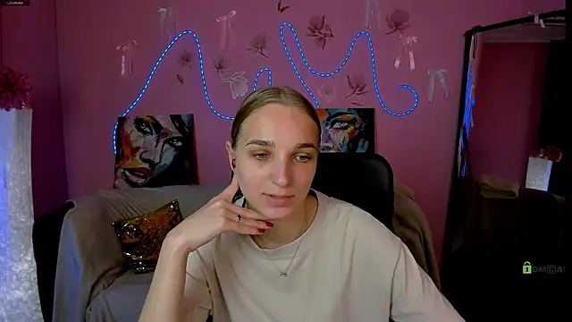 Snapshot of ollivia_dream chatting on 05.06.26 ollivia dream online show from 05.06.26