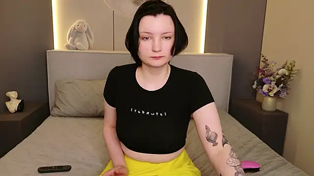 Snapshot of Leonora_Santorinies chatting on 05.17.26 Leonora Santorinies online show from 05.17.26
