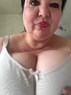 curvymilfmicha online show from 04.21.26