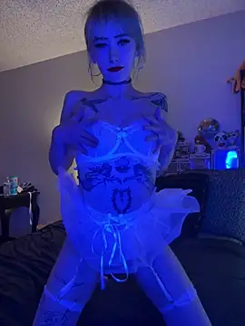 ambvlantMia online show from 04.22.26