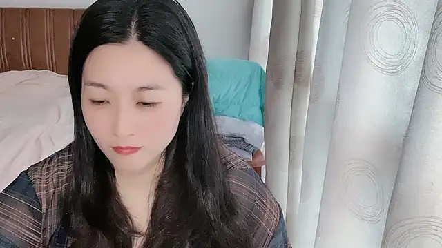Snapshot of D-Misslu chatting on 05.11.26 D-Misslu online show from 05.11.26