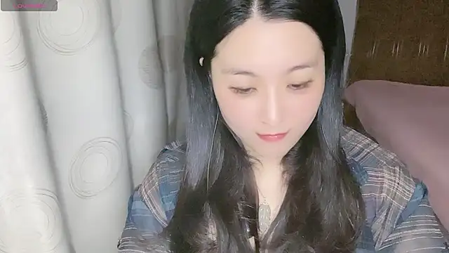 Snapshot of D-Misslu chatting on 05.31.26 D-Misslu online show from 05.31.26