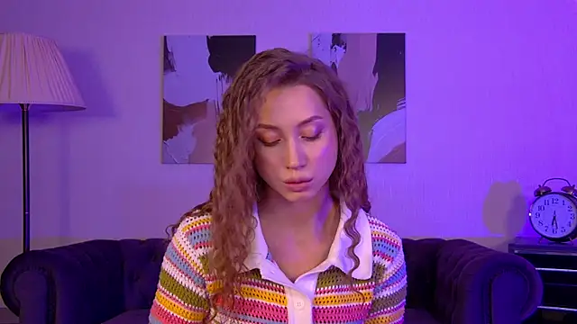 Snapshot of LoraVey chatting on 06.04.26 LoraVey online show from 06.04.26