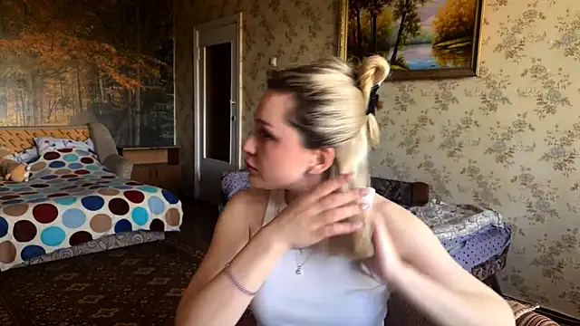 Snapshot of AlisiaStreitmatter chatting on 05.24.26 AlisiaStreitmatter online show from 05.24.26