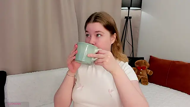 Snapshot of MERRIEMS chatting on 05.09.26 MERRIEMS online show from 05.09.26