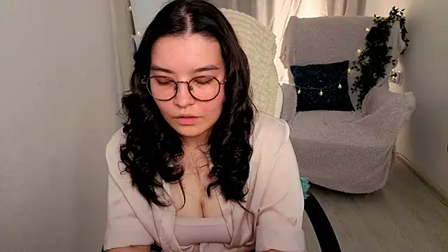 MomoRins online show from 06.04.26