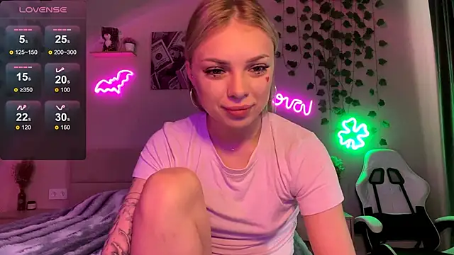 Snapshot of CandyRass chatting on 05.30.26 CandyRass online show from 05.30.26