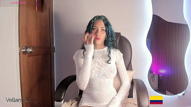 Snapshot of Vellany__Luna chatting on 06.20.26 Vellany Luna online show from 06.20.26