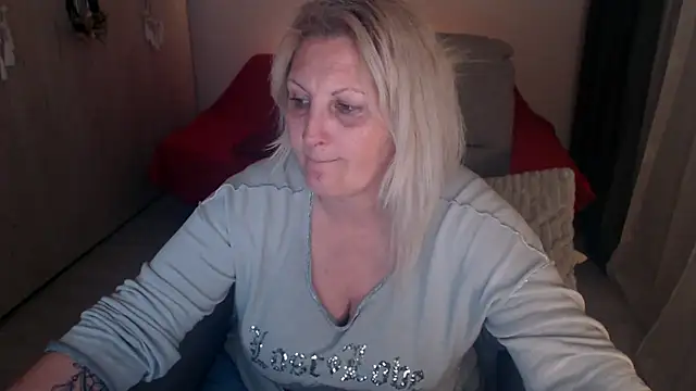 Divineblond online show from 04.01.26