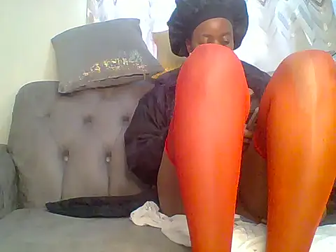 Snapshot of fentyvee chatting on 06.25.26 fentyvee online show from 06.25.26