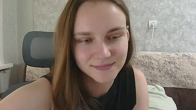 Snapshot of DolcezzaCream chatting on 06.19.26 DolcezzaCream online show from 06.19.26