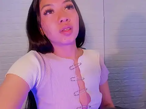 Aris Logan online show from 05.13.26