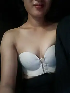Snapshot of Rosie_LoveUU chatting on 05.08.26 Rosie LoveUU online show from 05.08.26