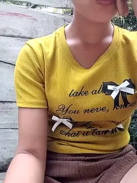Snapshot of Rosie_LoveUU chatting on 06.10.26 Rosie LoveUU online show from 06.10.26