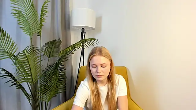 LavonaMadlem online show from 05.13.26