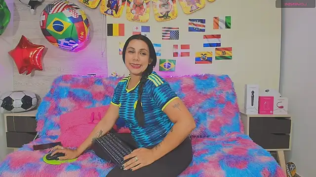Nyra Queen online show from 07.04.26