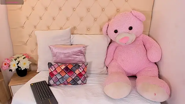 chloe rhoades online show from 06.06.26