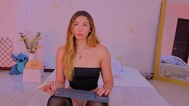 Lovelymoon  online show from 05.16.26