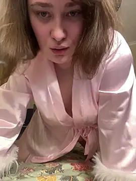 Snapshot of BettyRussian chatting on 05.11.26 BettyRussian online show from 05.11.26