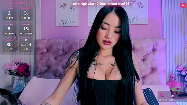Ariana west  online show from 04.25.26