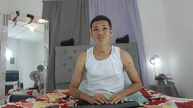 PhillipCox online show from 06.11.26