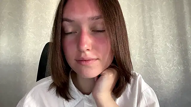 LisaSunrise online show from 05.02.26