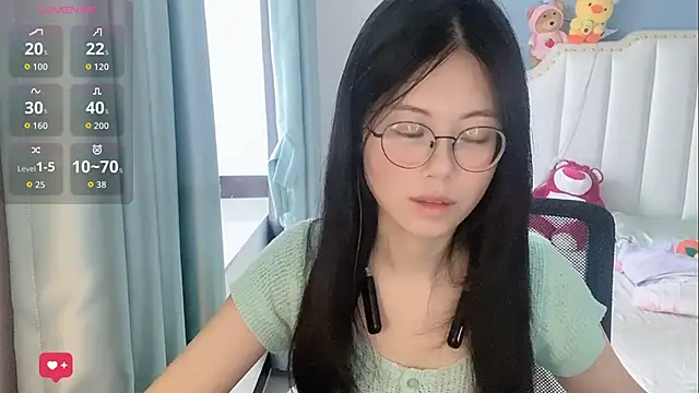 Snapshot of Luna-666 chatting on 05.14.26 Luna-666 online show from 05.14.26