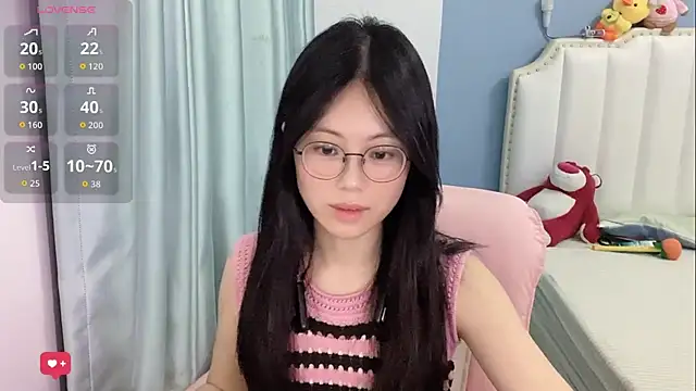 Snapshot of Luna-666 chatting on 06.18.26 Luna-666 online show from 06.18.26