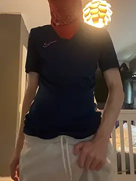 Hornyboi9069 online show from 06.29.26