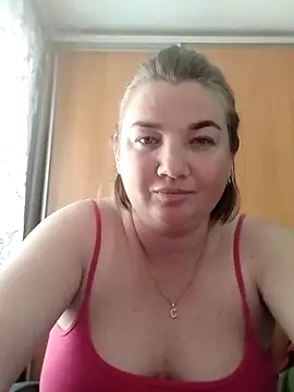 Snapshot of MiyaOlliver chatting on 05.08.26 MiyaOlliver online show from 05.08.26