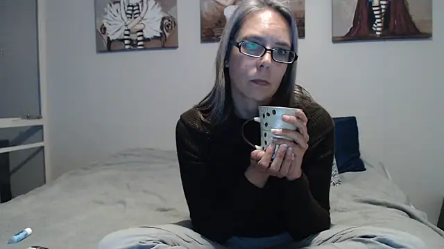 Snapshot of blondiesin50 chatting on 06.21.26 blondiesin50 online show from 06.21.26