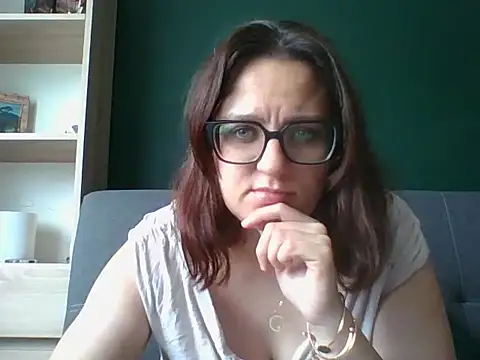 Snapshot of sensual_paris chatting on 06.18.26 sensual paris online show from 06.18.26