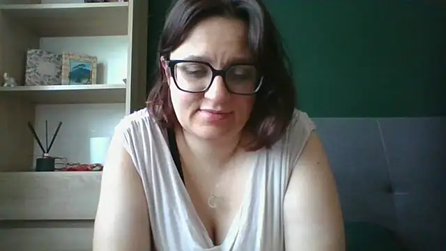Snapshot of sensual_paris chatting on 07.13.26 sensual paris online show from 07.13.26