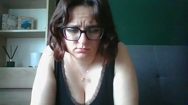 Snapshot of sensual_paris chatting on 07.17.26 sensual paris online show from 07.17.26