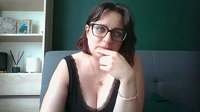 Snapshot of sensual_paris chatting on 07.20.26 sensual paris online show from 07.20.26
