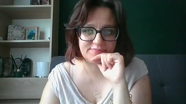 Snapshot of sensual_paris chatting on 07.23.26 sensual paris online show from 07.23.26