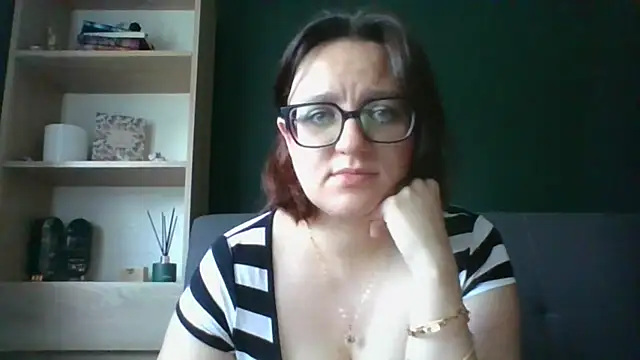 Snapshot of sensual_paris chatting on 07.28.26 sensual paris online show from 07.28.26