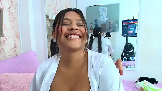 Valeria Voss online show from 06.05.26