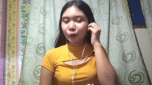 Snapshot of RegenaKhanponaphan chatting on 05.08.26 RegenaKhanponaphan online show from 05.08.26