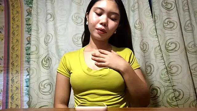 Snapshot of RegenaKhanponaphan chatting on 05.14.26 RegenaKhanponaphan online show from 05.14.26