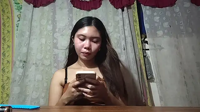 Snapshot of RegenaKhanponaphan chatting on 05.26.26 RegenaKhanponaphan online show from 05.26.26