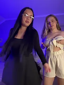 Cherry Pair online show from 04.28.26