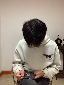 YangYang-8 online show from 04.27.26